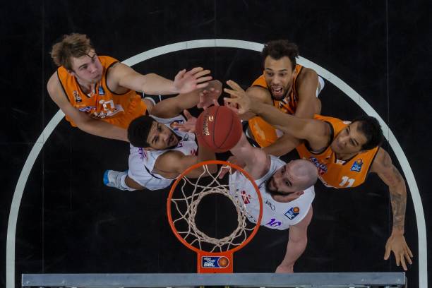 尤其是在高 尤其是在高