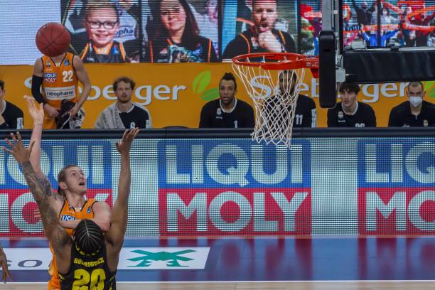 原帅早年凭 原帅早年凭